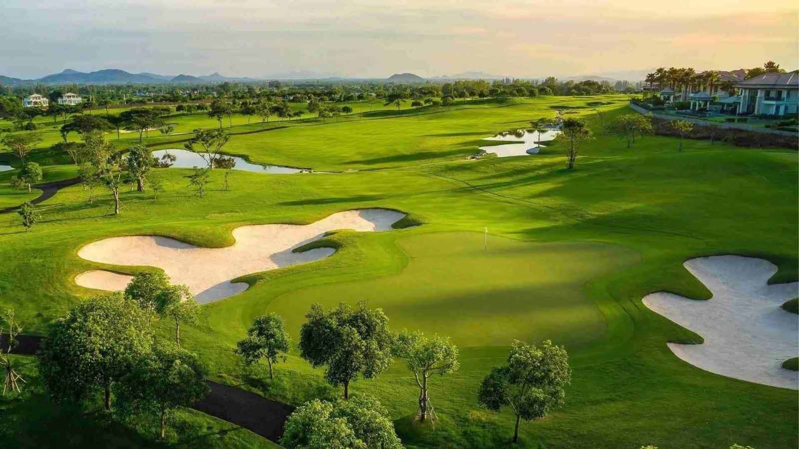 Nouveau parcours de golf exclusif - Netflix Quality