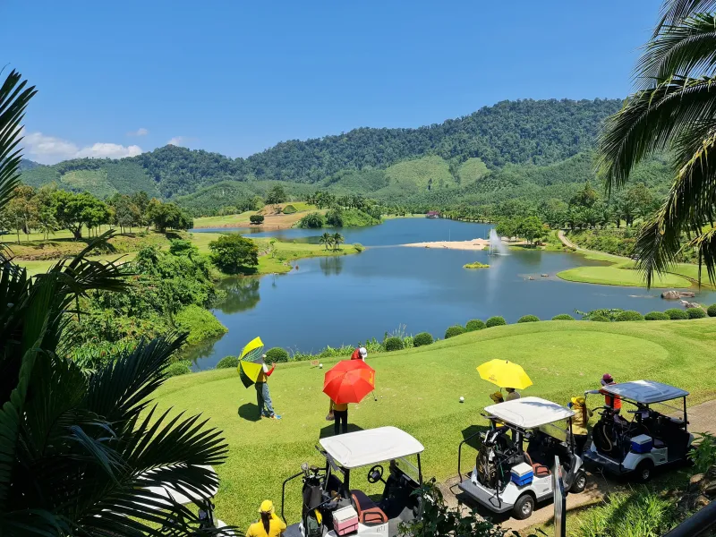 Katathong Golf Resort - Vallée encerclée de montagnes