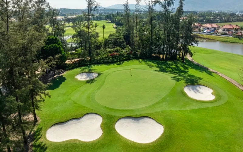 Laguna Golf Phuket - Trous au bord des lacs