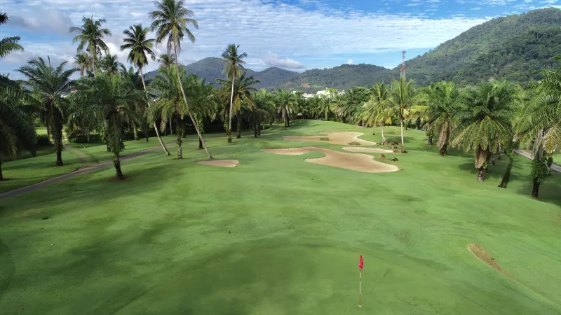 Loch Palm Golf Club - Trous lac naturel